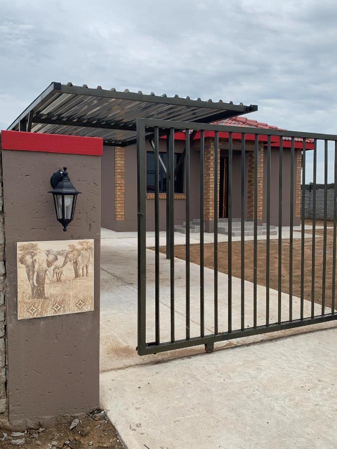 Elephant House, 2 Bedroom House, Next To Pilanesberg And Sun City Mogwase Dış mekan fotoğraf