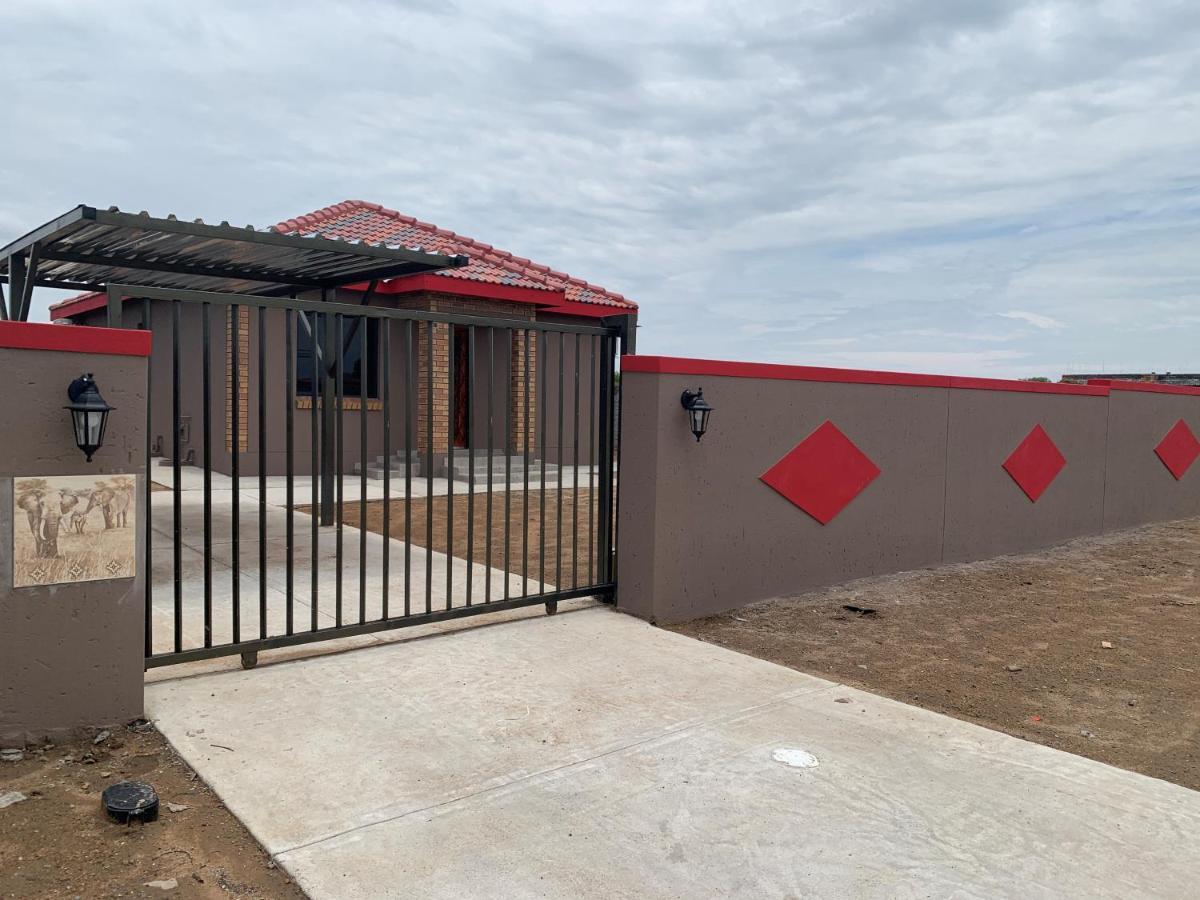 Elephant House, 2 Bedroom House, Next To Pilanesberg And Sun City Mogwase Dış mekan fotoğraf